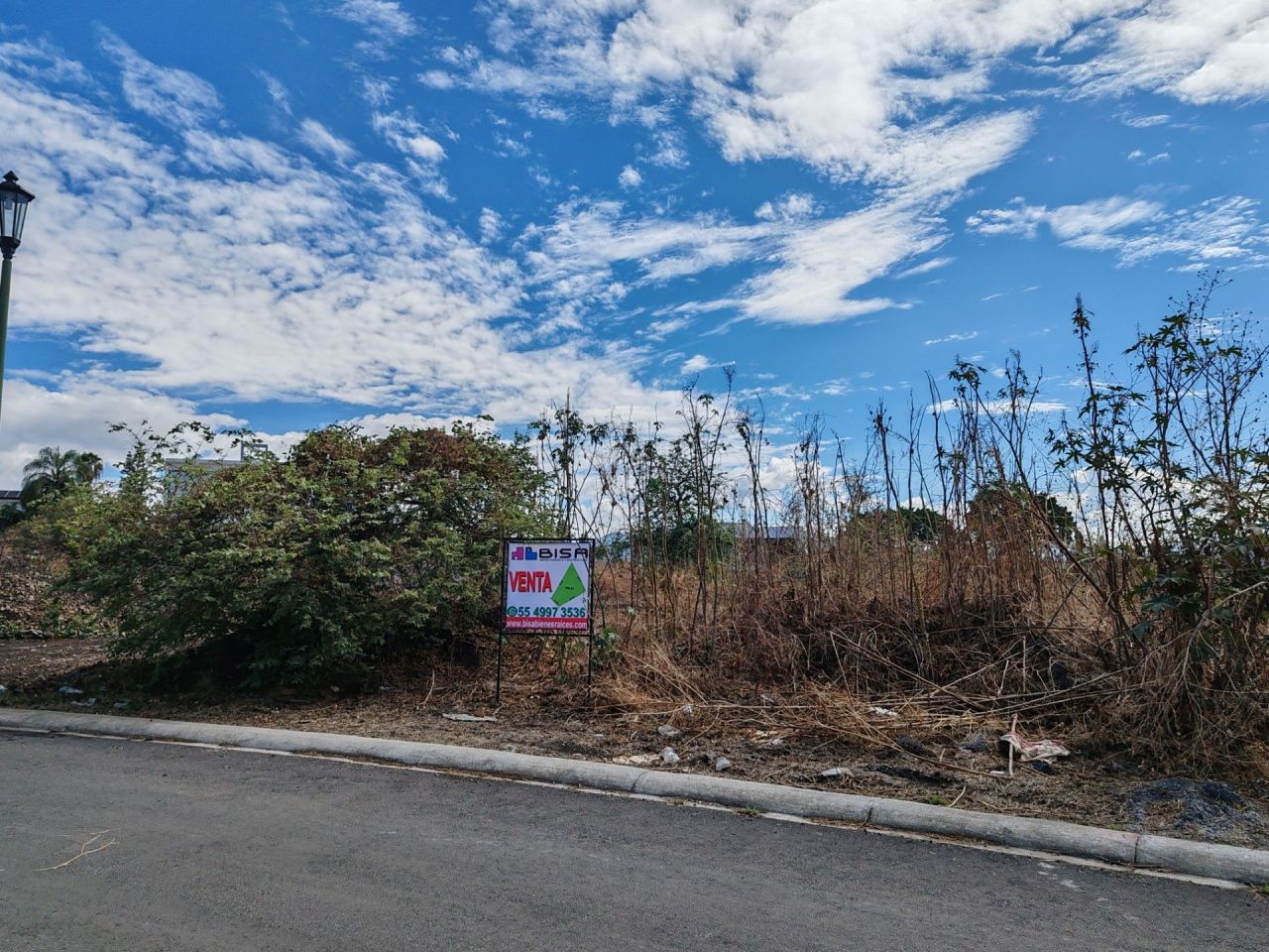 Terrenos en Fracc Lomas de Cocoyoc